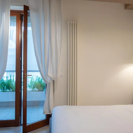 Apartmán Urban Mood Centro-mare-parcheggio Gratuito-smart Self Check In 24h